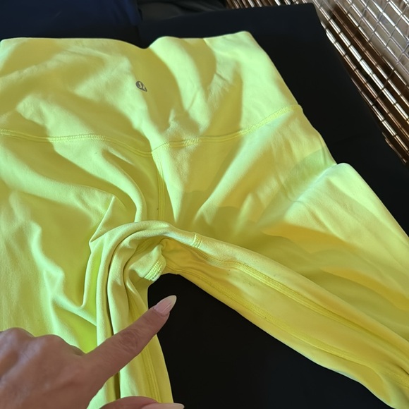 Lululemon double lined “ like new” align leggings size 6 - Picture 7 of 7